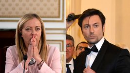 Casa Meloni: una tragicommedia che non fa ridere (di Franco Marino)